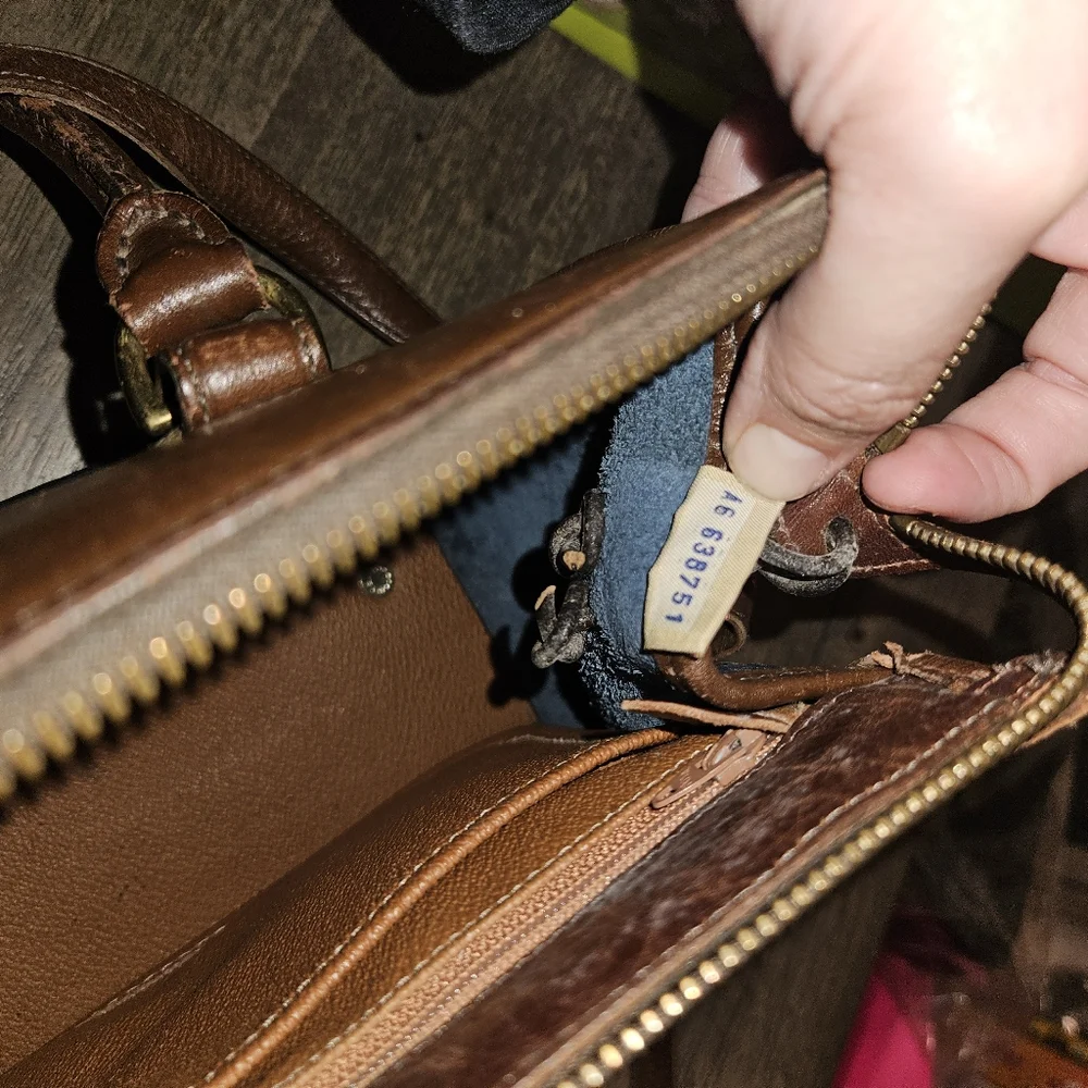 Dooney and Bourke Vintage All Weather Pebbled Leather Satchel Handbag Navy Blue - Picture 7 of 11